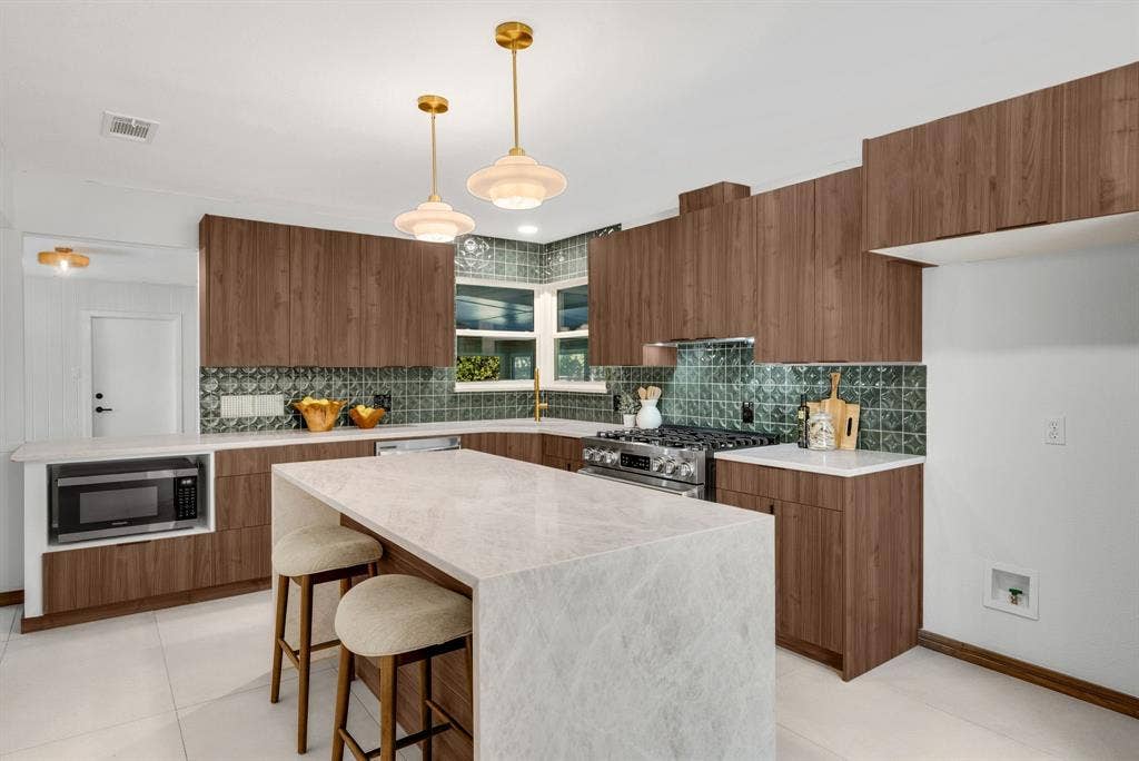 1631 Macmanus Drive, Dallas, TX 75228 1631 Macmanus Drive, Dallas, TX 75228