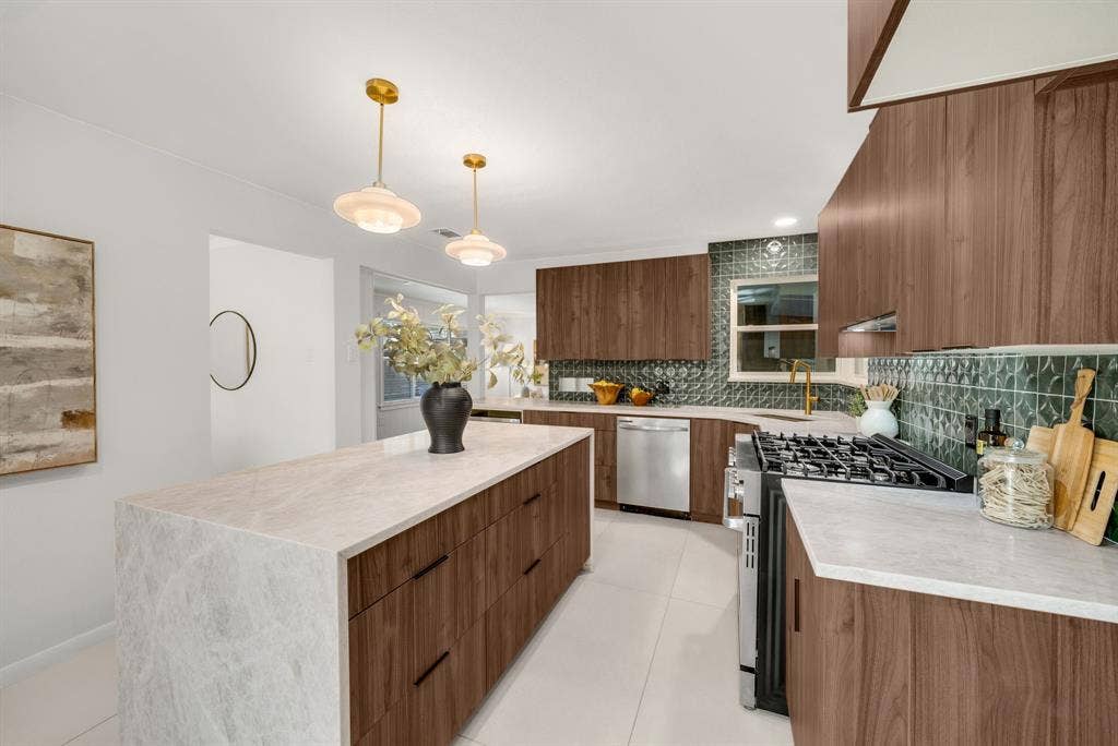 1631 Macmanus Drive, Dallas, TX 75228 1631 Macmanus Drive, Dallas, TX 75228