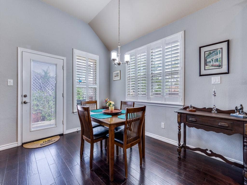 1220 Isabella Lane, Savannah, TX 76227 A cheerful breakfast nook offers the perfect spot for casual dining and morning coffee