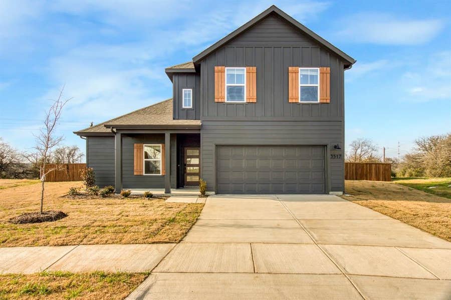 Property photo for 3517 Foxhound Lane, Denton, TX