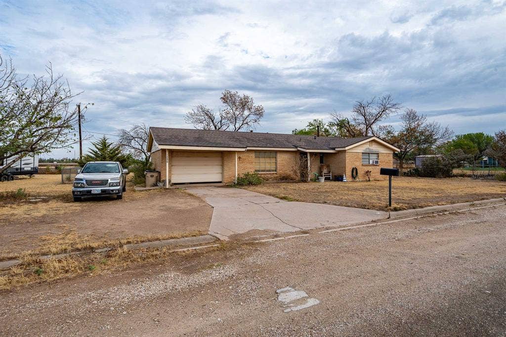 1532 6th Street, Anson, TX 79501 1532 6th Street, Anson, TX 79501