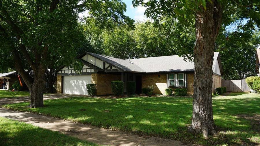Property photo for 2701 Meadow Creek Drive, Bedford, TX