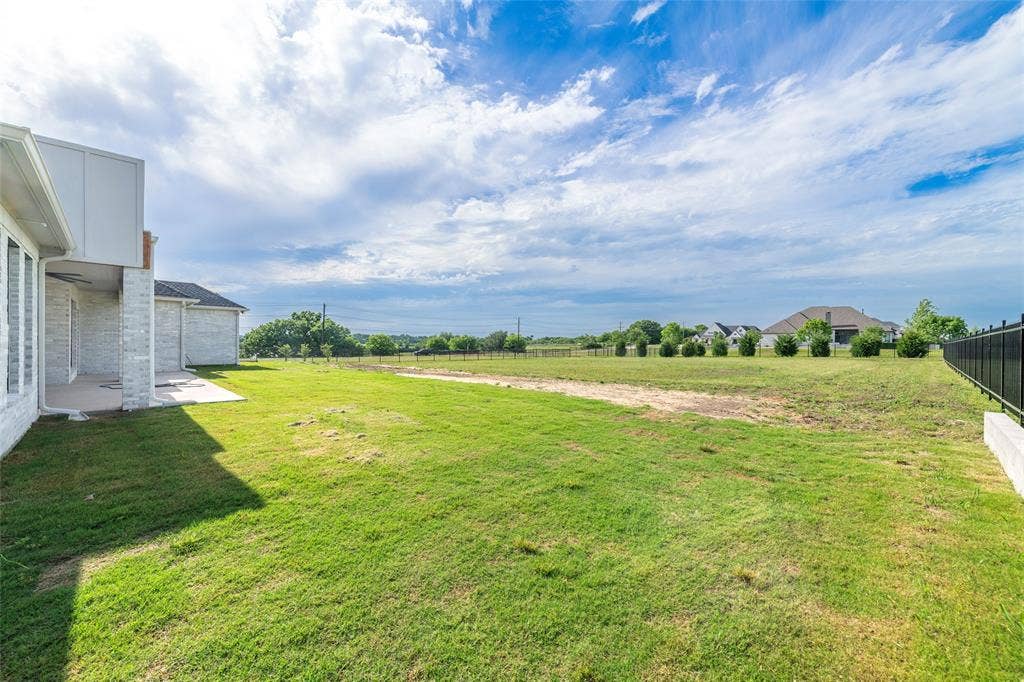 208 W Cottage Hill Parkway, Weston, TX 75009 208 W Cottage Hill Parkway, Weston, TX 75009