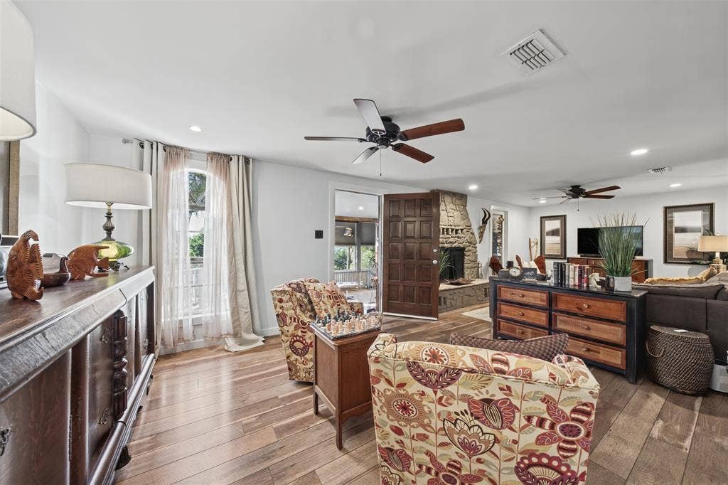 1118 Hidden Cove Trail, Granbury, TX 76049 1118 Hidden Cove Trail, Granbury, TX 76049