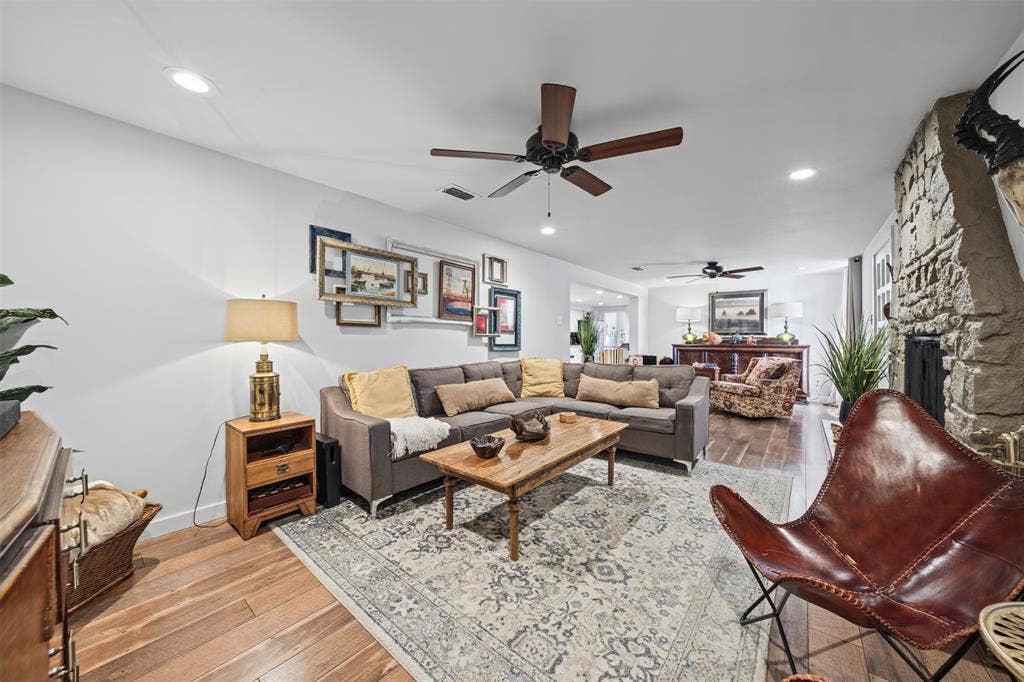 1118 Hidden Cove Trail, Granbury, TX 76049 1118 Hidden Cove Trail, Granbury, TX 76049