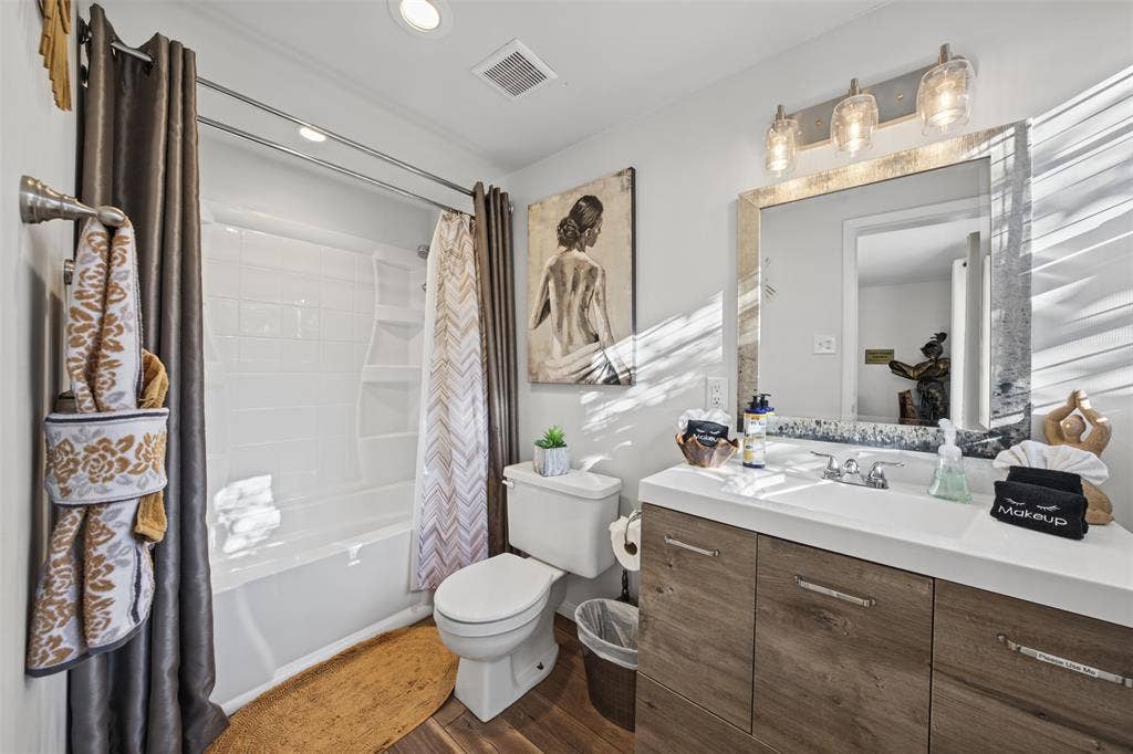 1118 Hidden Cove Trail, Granbury, TX 76049 1118 Hidden Cove Trail, Granbury, TX 76049