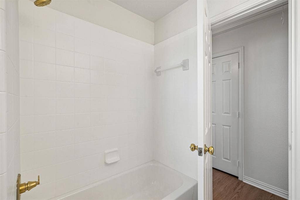 810 Driftwood Drive, Murphy, TX 75094 810 Driftwood Drive, Murphy, TX 75094