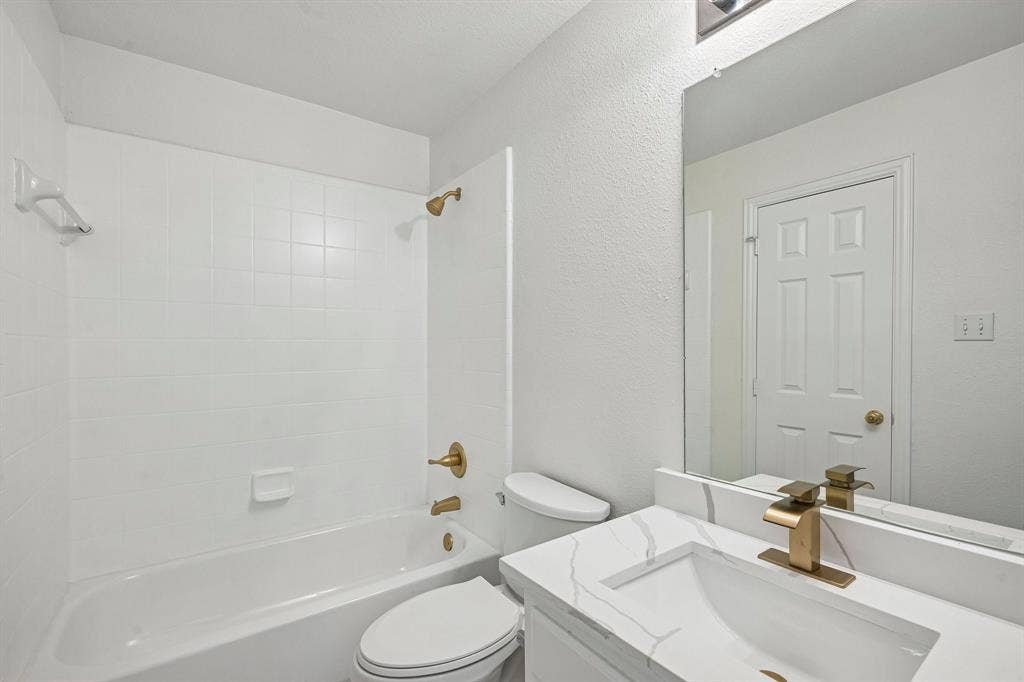 810 Driftwood Drive, Murphy, TX 75094 810 Driftwood Drive, Murphy, TX 75094