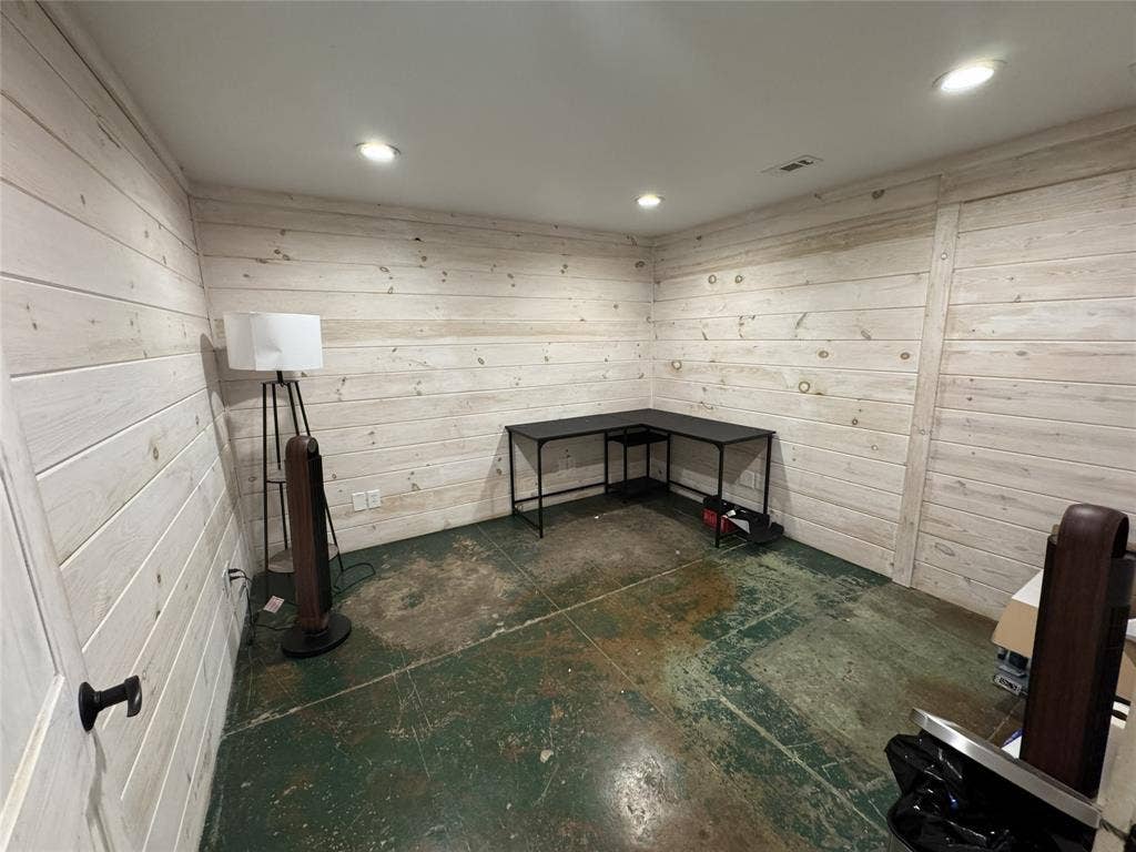 110 S Houston Avenue, #E, Denison, TX 75021 110 S Houston Avenue, #E, Denison, TX 75021