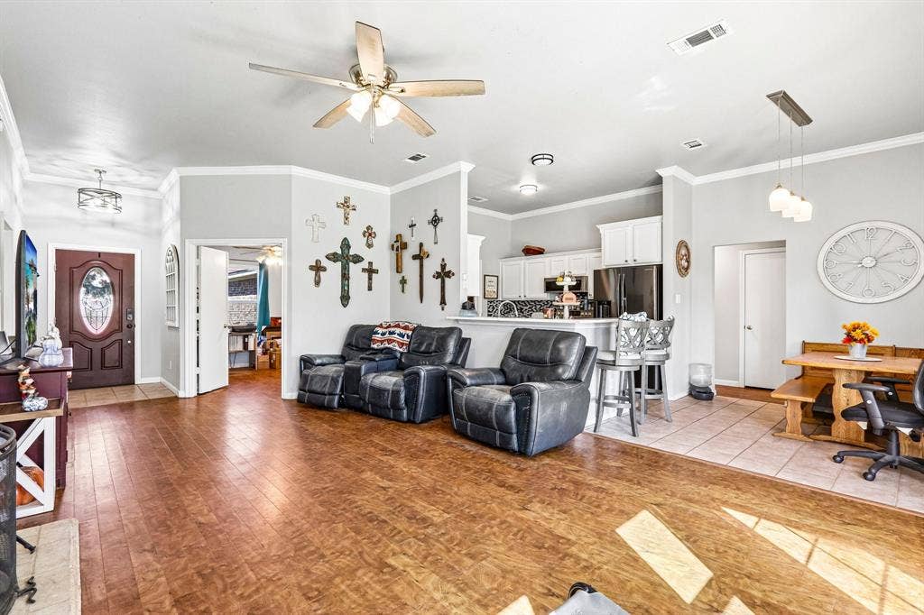 205 Quail Run, Aubrey, TX 76227