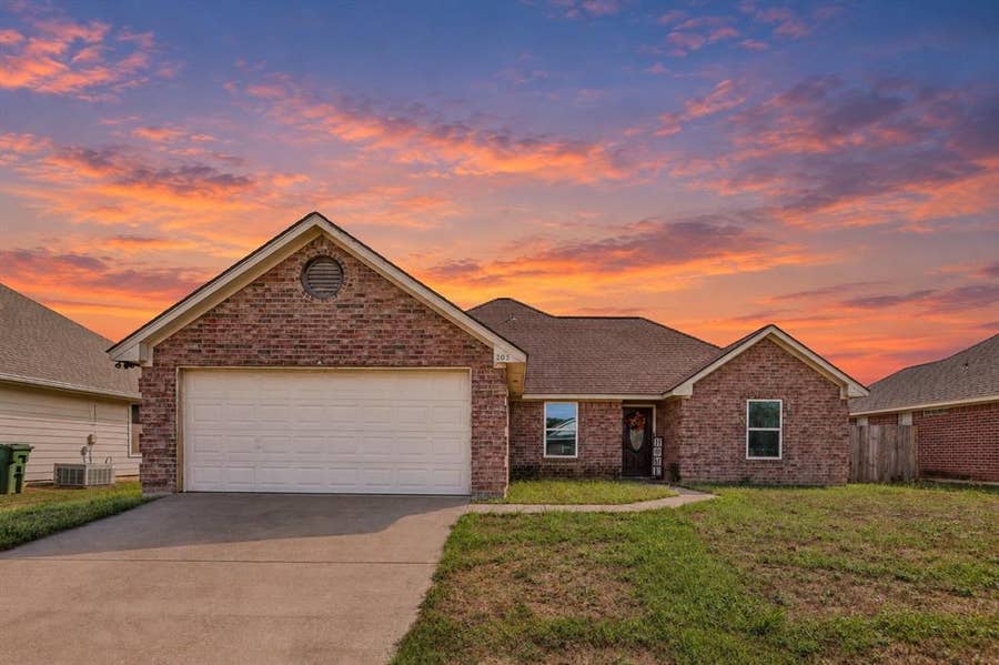 Property photo for 205 Quail Run, Aubrey, TX