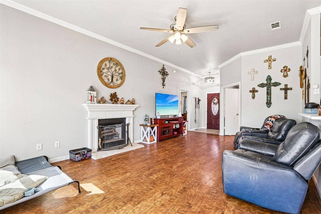 205 Quail Run, Aubrey, TX 76227