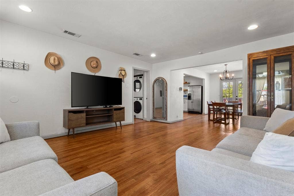 2006 Boyd Street, Dallas, TX 75224 2006 Boyd Street, Dallas, TX 75224