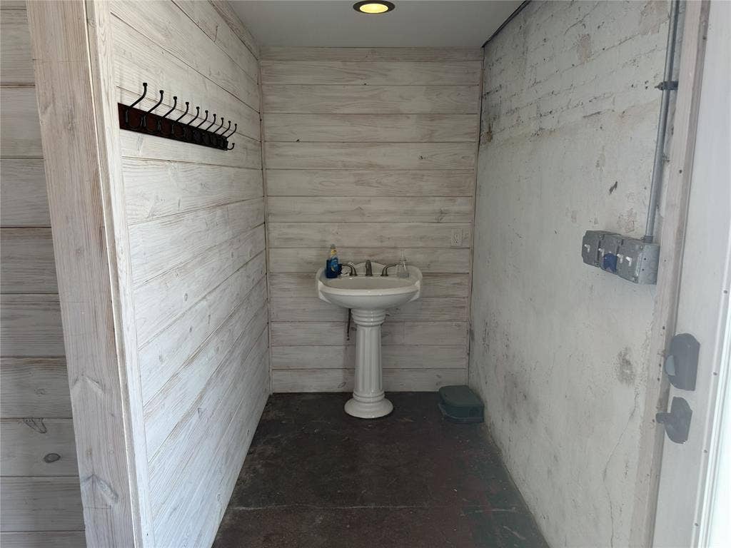 110 S Houston Avenue, #I, Denison, TX 75021