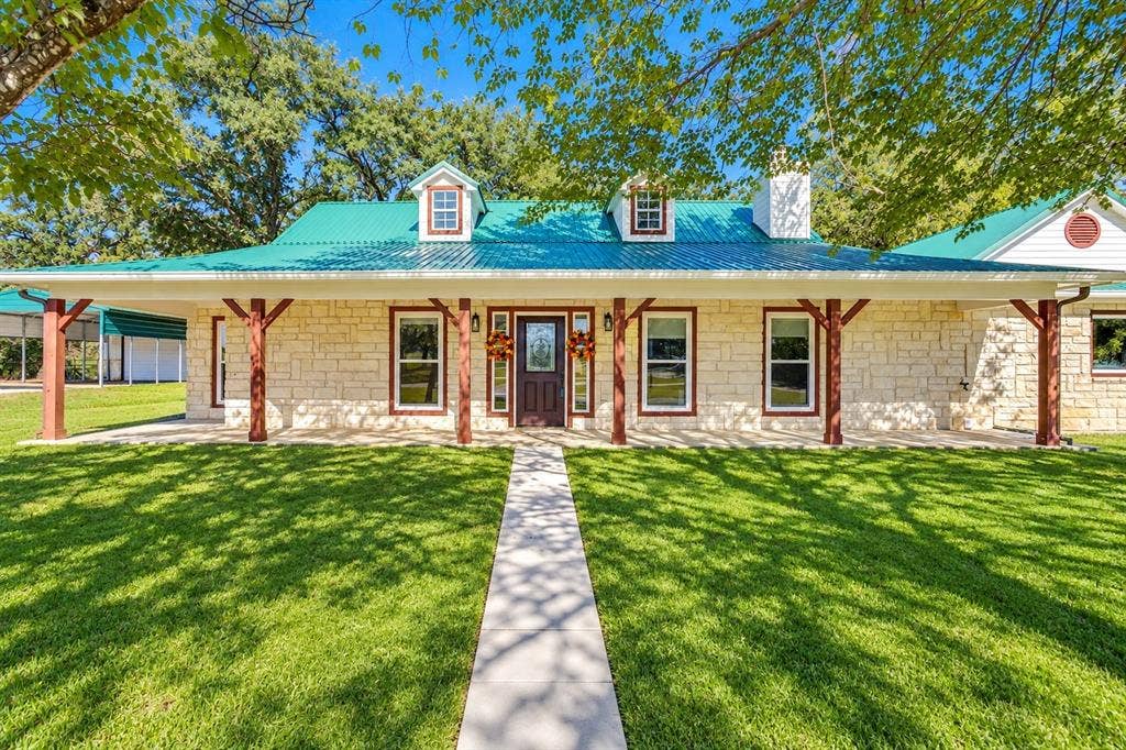 Great ranch style property!