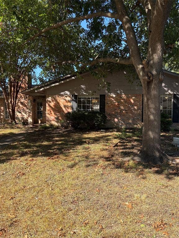 426 Bedford Drive, Richardson, TX 75080 One story brick home.