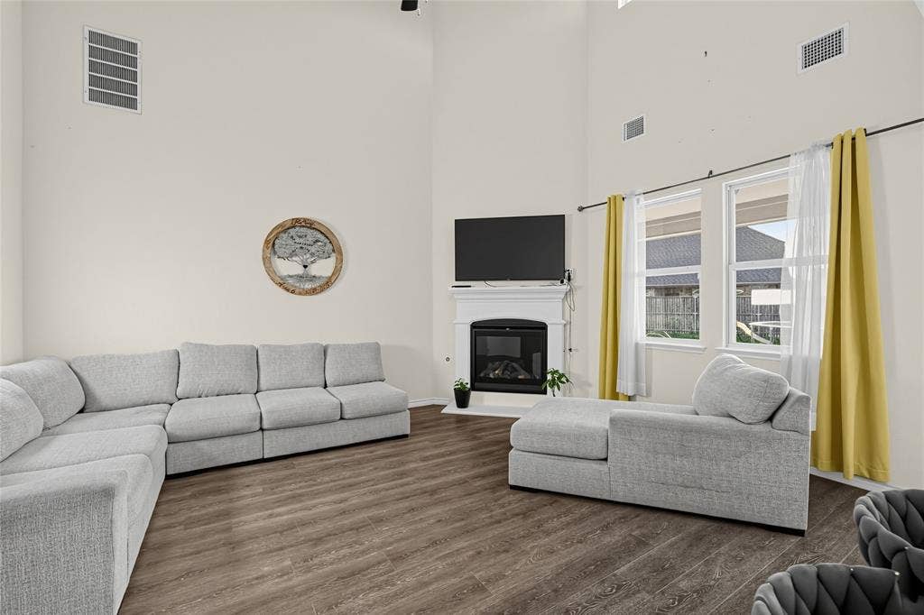 302 Cliffmere Drive, Fate, TX 75087 302 Cliffmere Drive, Fate, TX 75087