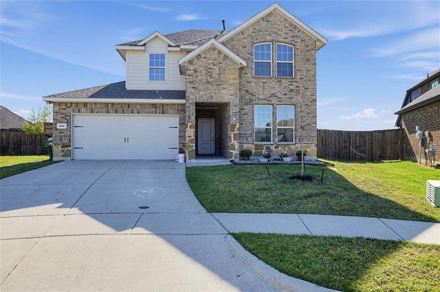 Property photo for 302 Cliffmere Drive, Fate, TX