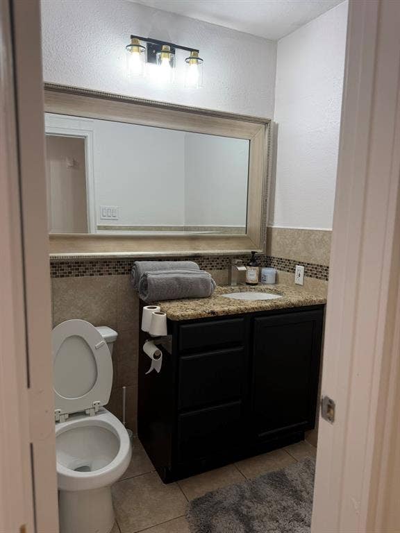 3932 Sun Valley Court, Irving, TX 75062 3932 Sun Valley Court, Irving, TX 75062