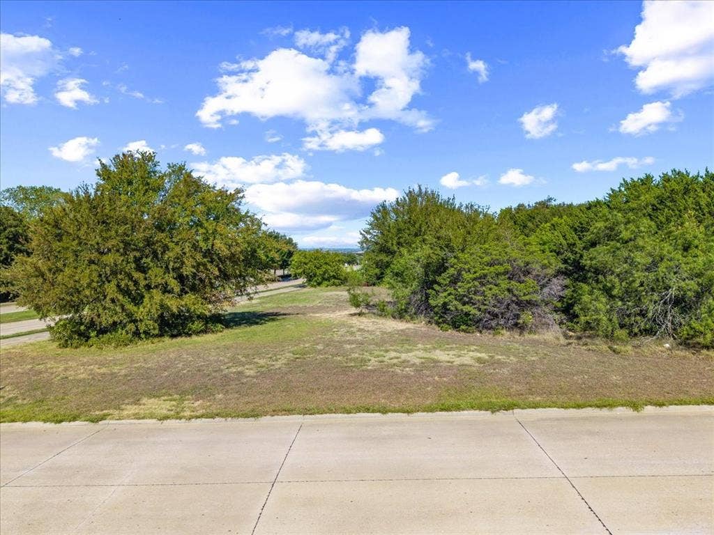 2431 Diamond Point Drive, Cedar Hill, TX 75104