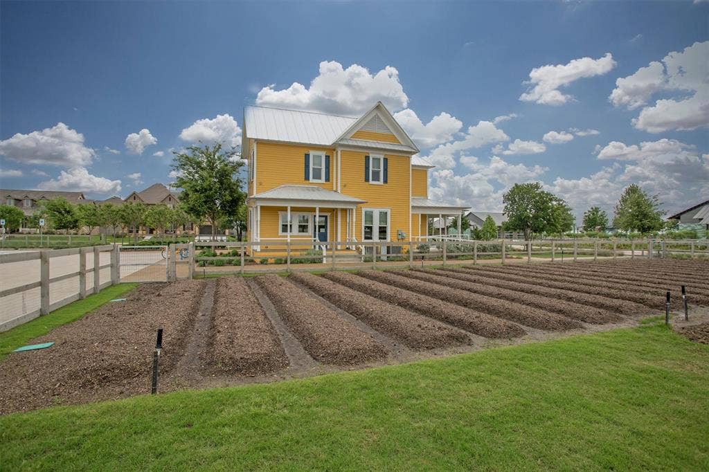 1305 5th Street, Argyle, TX 76226