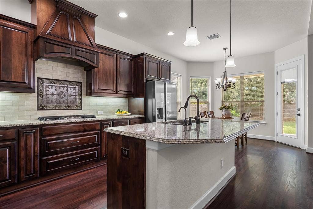 1305 5th Street, Argyle, TX 76226