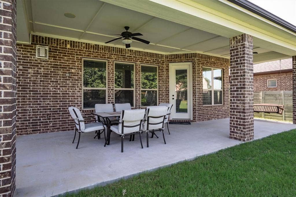 1305 5th Street, Argyle, TX 76226