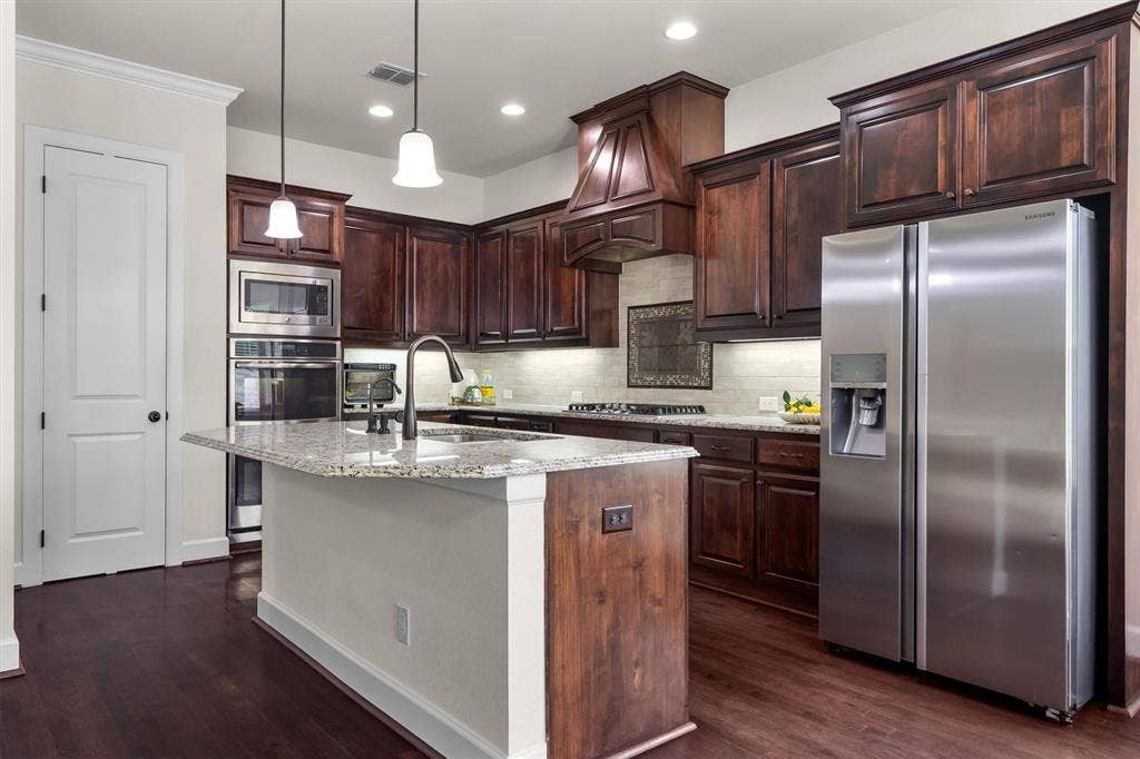 1305 5th Street, Argyle, TX 76226