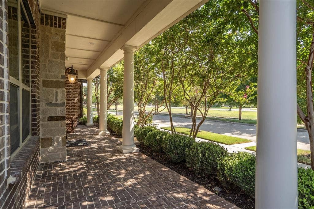 1305 5th Street, Argyle, TX 76226