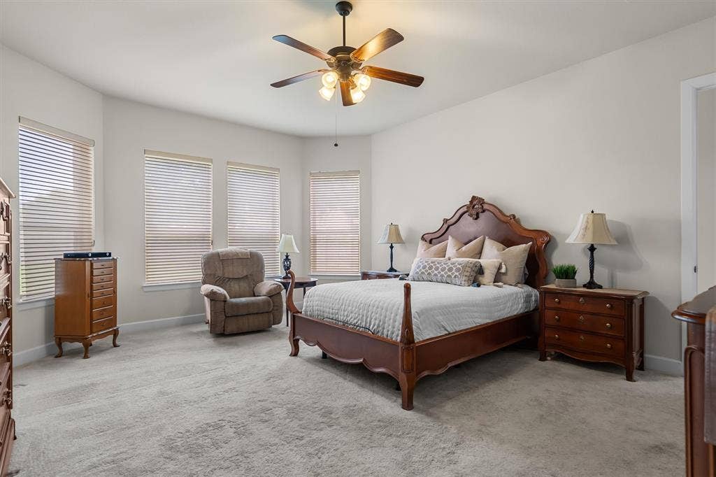 1305 5th Street, Argyle, TX 76226