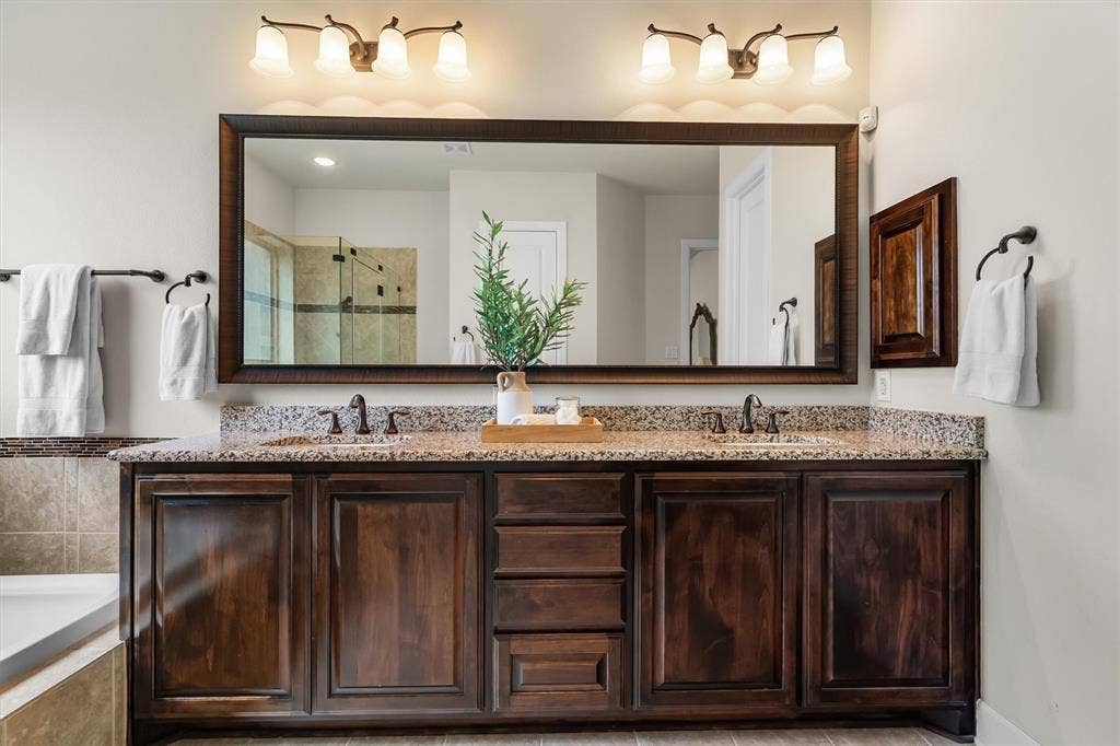 1305 5th Street, Argyle, TX 76226