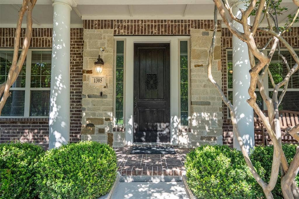 1305 5th Street, Argyle, TX 76226