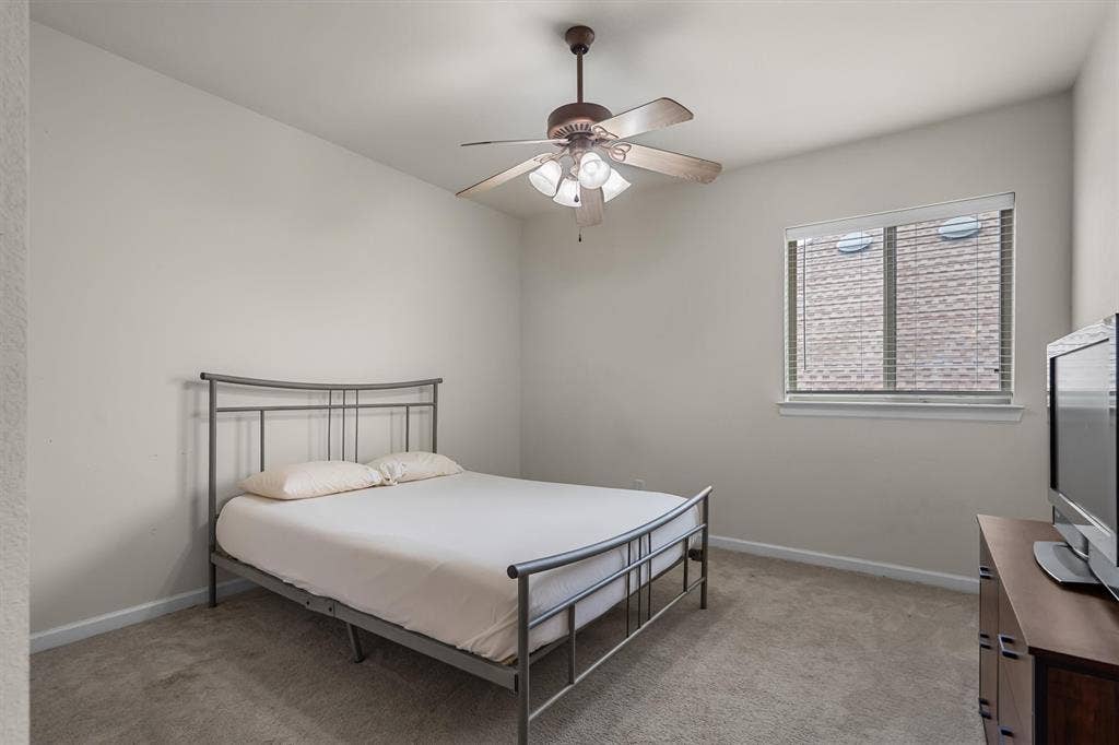 1305 5th Street, Argyle, TX 76226