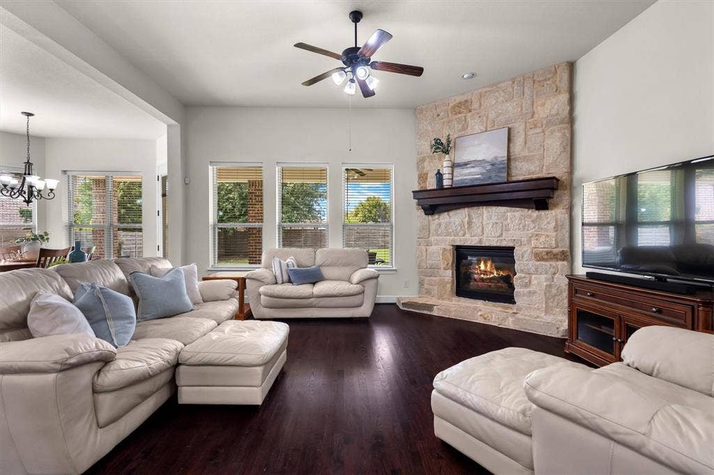 1305 5th Street, Argyle, TX 76226