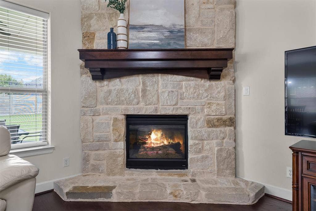 1305 5th Street, Argyle, TX 76226