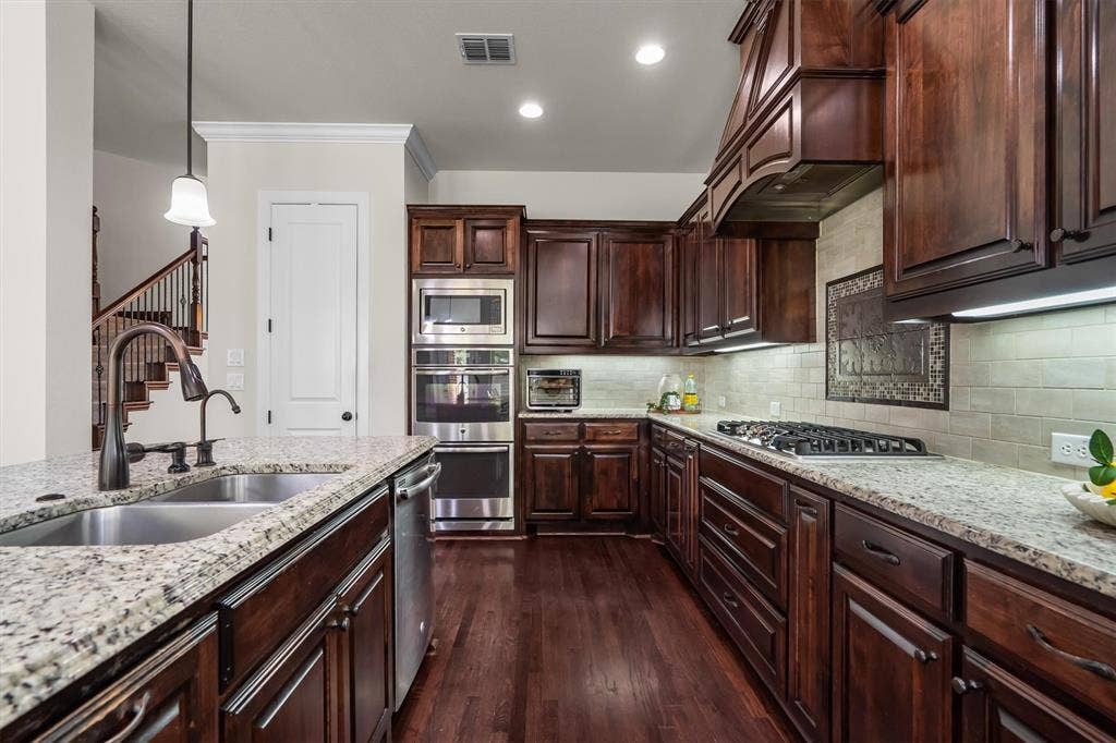 1305 5th Street, Argyle, TX 76226