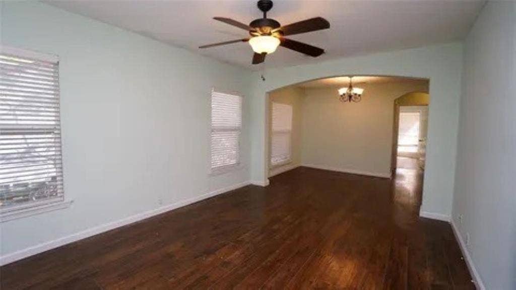 228 E Boyd Avenue, Bonham, TX 75418