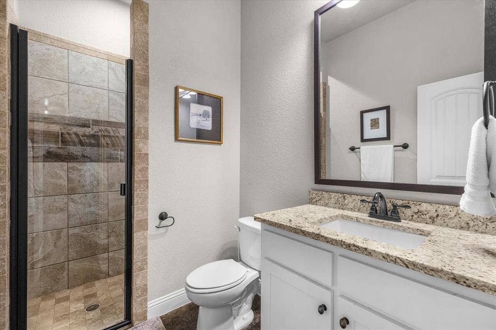 116 Rasha Drive, Azle, TX 76020 Guest Bathroom