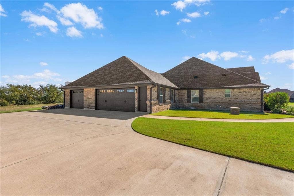 116 Rasha Drive, Azle, TX 76020 116 Rasha Drive, Azle, TX 76020