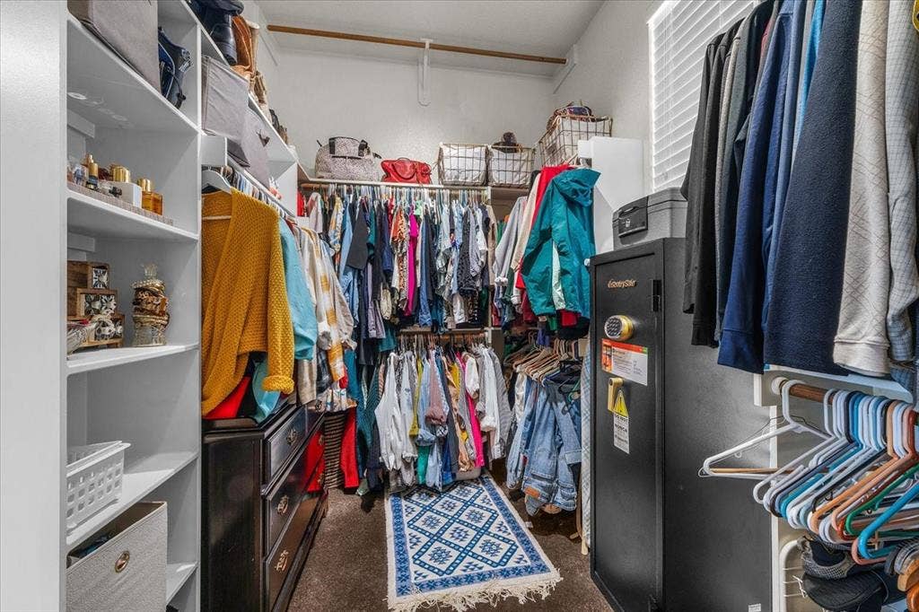 116 Rasha Drive, Azle, TX 76020 Primary Closet