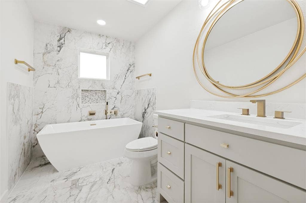 5311 Banting Way, Dallas, TX 75227 Guest bathroom with freestanding tub