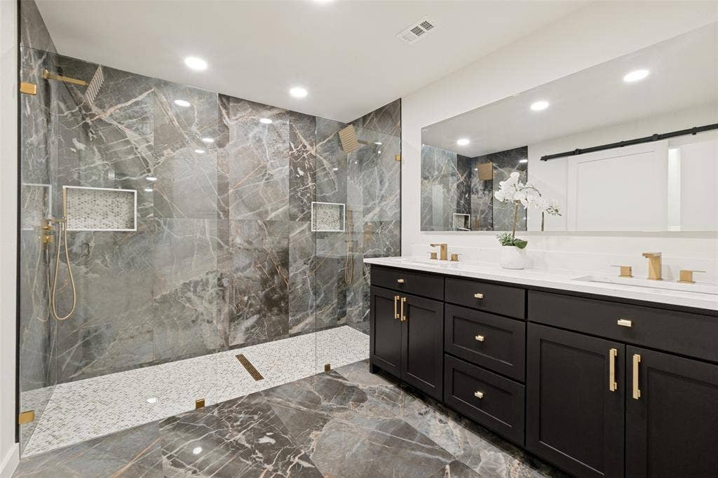 5311 Banting Way, Dallas, TX 75227 Large walk in shower and double vanities