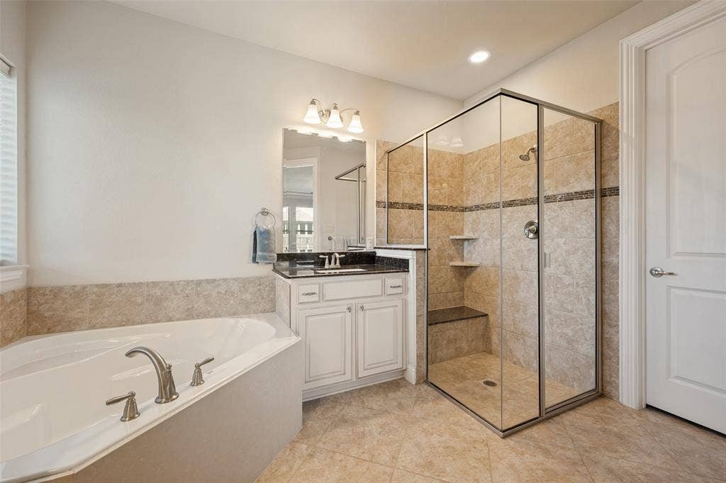 741 Darian Drive, Prosper, TX 75078 Corner soaking tub with deck-mounted faucet