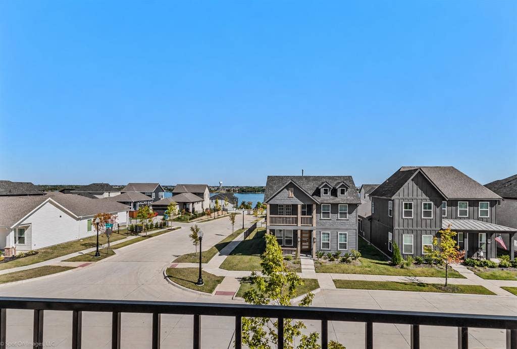 2601 Lafayette Drive, Rowlett, TX 75088 Neighborhood with a street, sidewalks, and residential structures