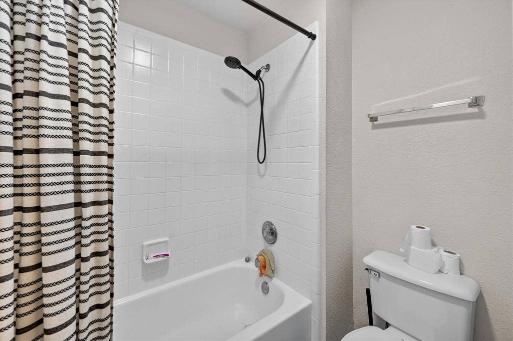 1004 Bonanza Drive, Arlington, TX 76001 1004 Bonanza Drive, Arlington, TX 76001
