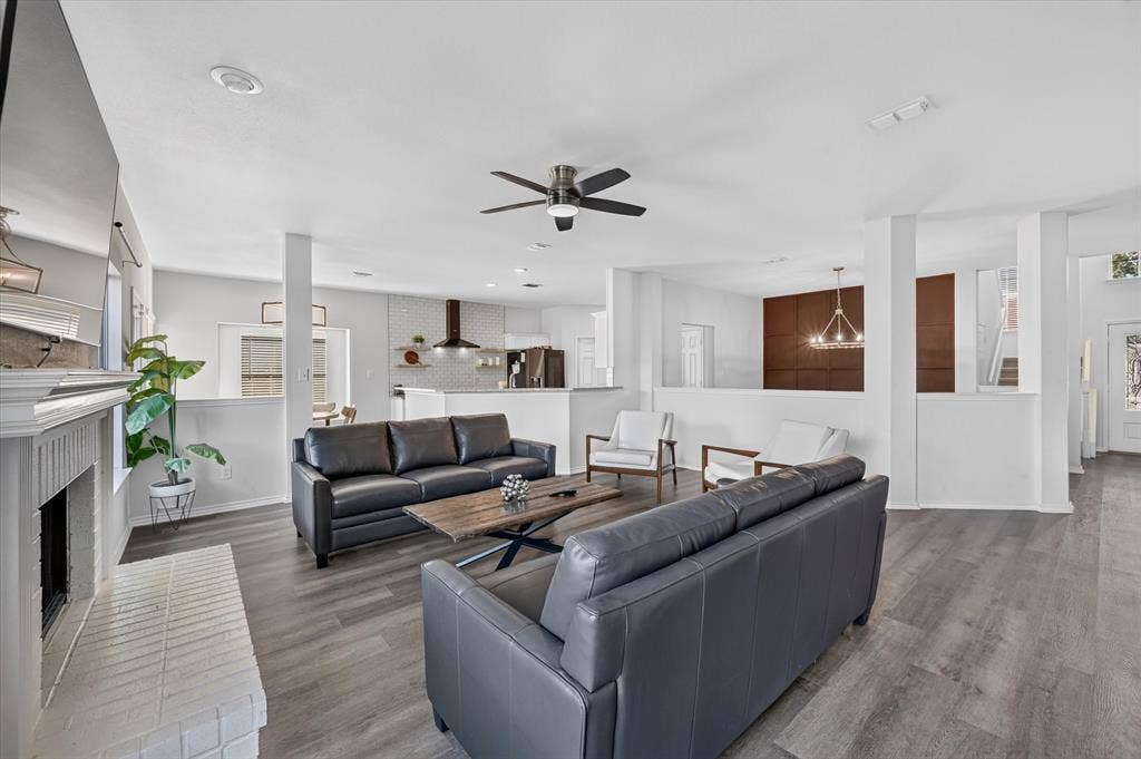 1004 Bonanza Drive, Arlington, TX 76001 1004 Bonanza Drive, Arlington, TX 76001