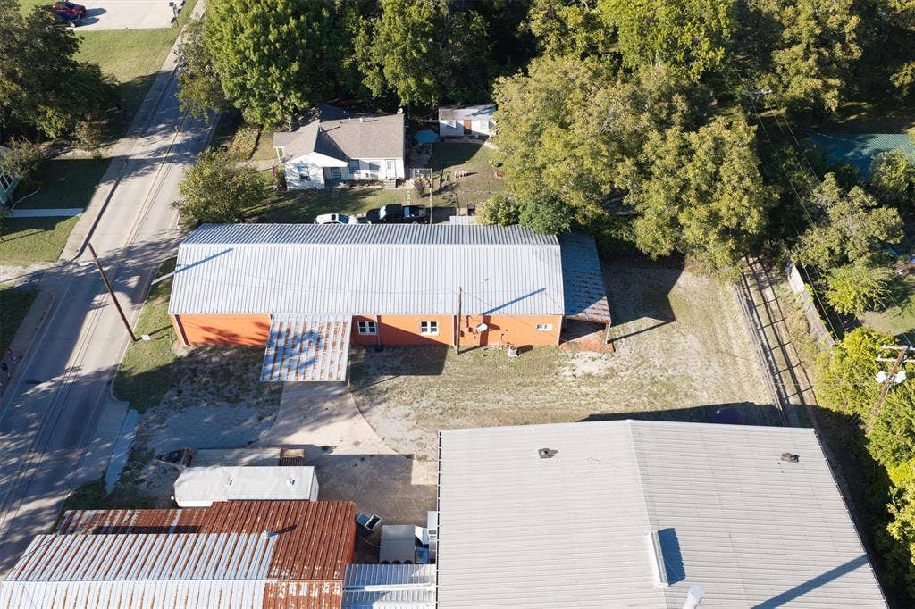 118 N Main Street, Farmersville, TX 75442 118 N Main Street, Farmersville, TX 75442