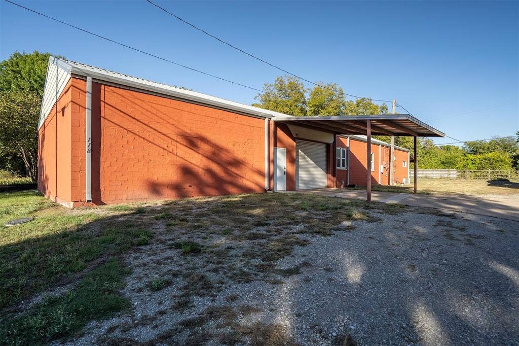 118 N Main Street, Farmersville, TX 75442 118 N Main Street, Farmersville, TX 75442