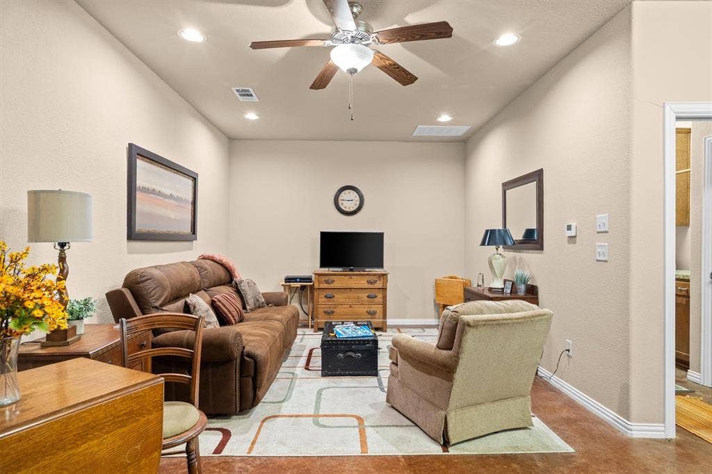 118 N Main Street, Farmersville, TX 75442 118 N Main Street, Farmersville, TX 75442