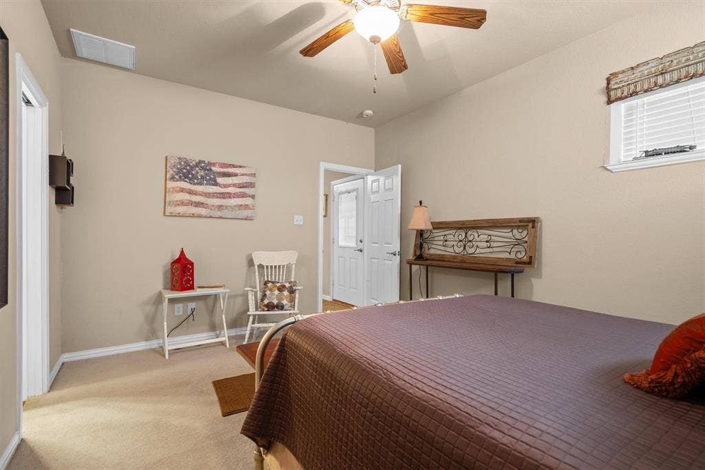 118 N Main Street, Farmersville, TX 75442 118 N Main Street, Farmersville, TX 75442